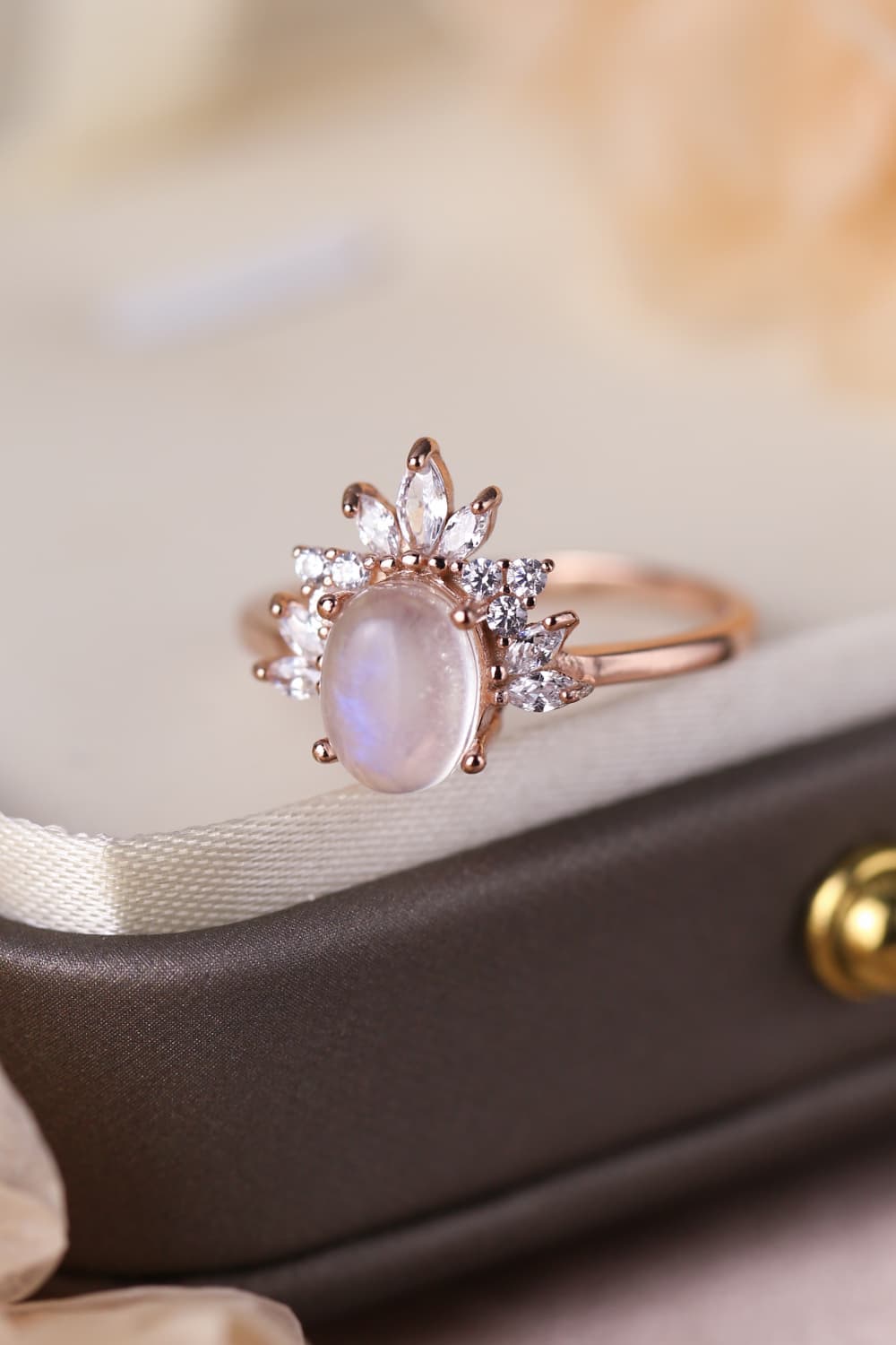 High Quality Natural Moonstone 18k rose gold ring